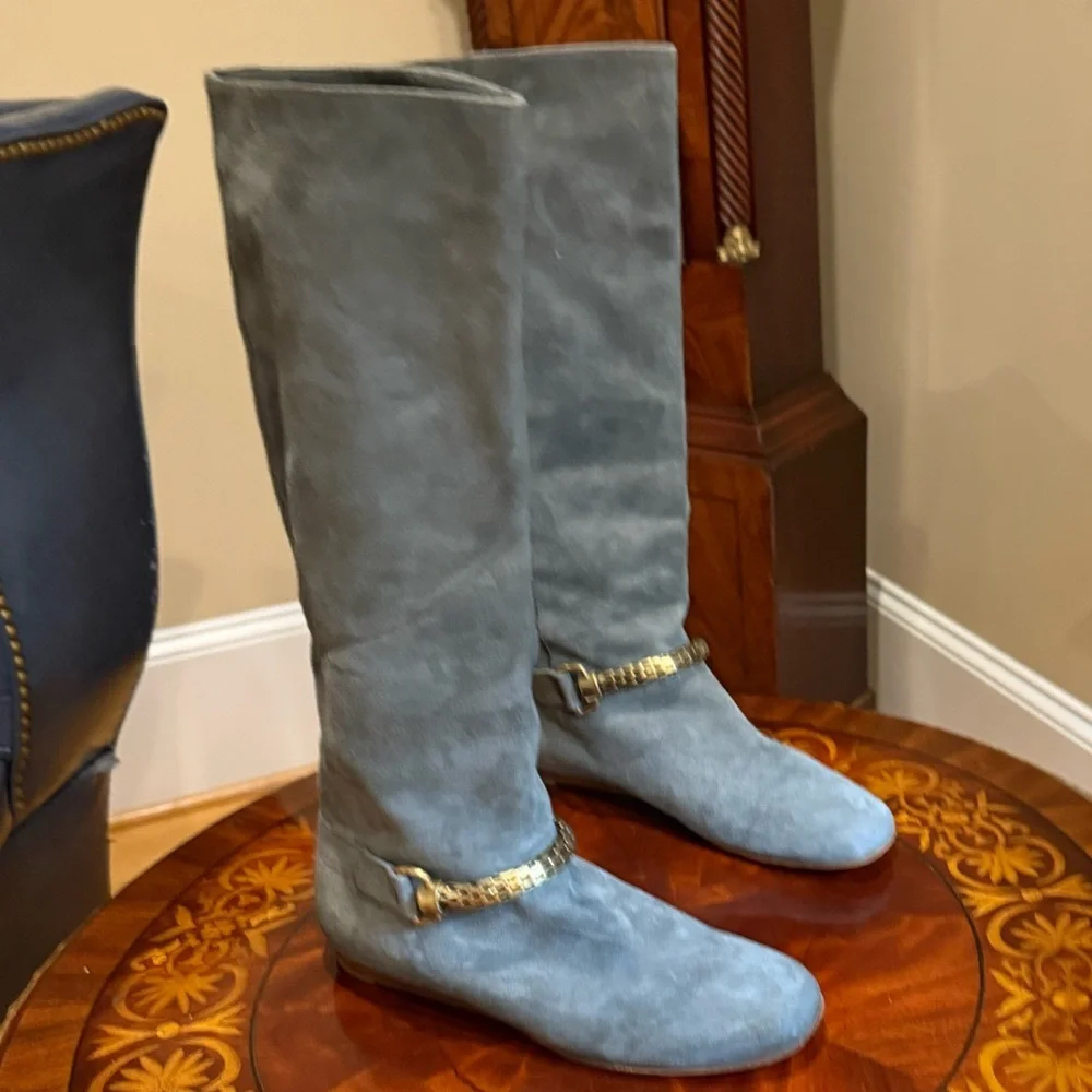 Vintage Y2K Botkier Grey Suede Knee high boots w/Gold Chain Size 37.5/7 $398